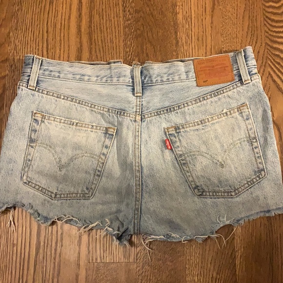 levi jean shorts - Picture 2 of 2